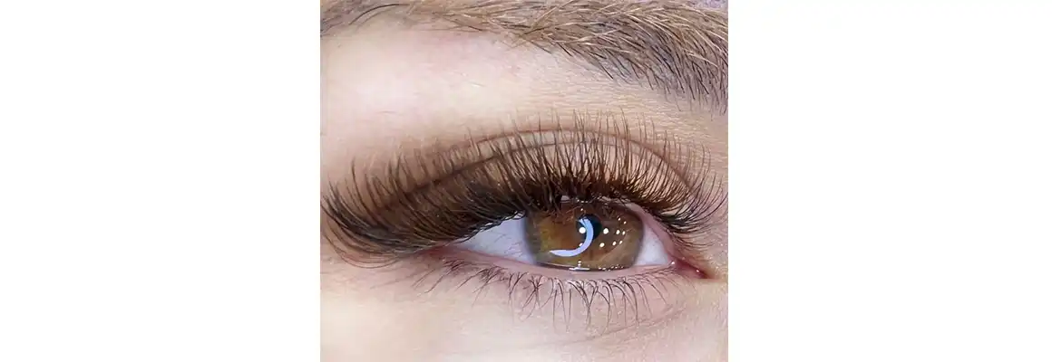 مرکز کاشت مژه در بلوار دادمان