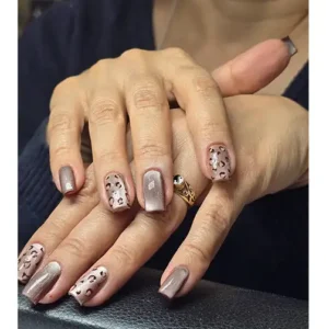 مرکز کاشت ناخن در بلوار دادمان